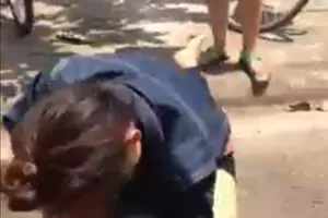 Hậu Giang: Nữ sinh đánh nhau bị buộc thôi học một tuần