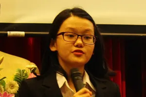 Á quân hùng biện tiếng Anh từng khóc vì không thể phát âm được