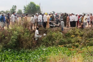 Giải cứu người đàn ông sau nhiều giờ mắc kẹt dưới lòng kênh 