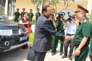 Cố vấn an ninh quốc gia Ấn Độ thăm Trường Đại học Thông tin 