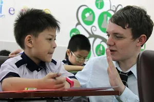 Học phí chương trình tiếng Anh tích hợp từ 3–3,5 triệu đồng/tháng/HS