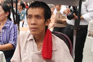 Mảnh đời khuyết vẫn nở nụ cười vẹn nguyên