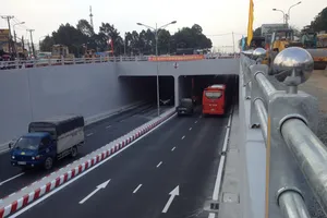 Thông xe hầm chui Tam Hiệp