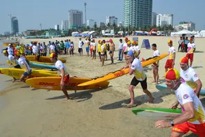 Điểm du lịch đông nghịt khách