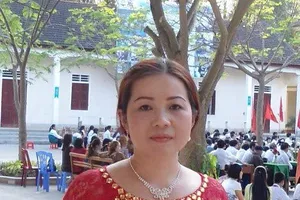 Vụ gửi tin nhắn “độc”: Nữ hiệu trưởng mời luật sư vào cuộc