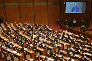 Nhân dân bất bình Trung Quốc cải tạo đảo tại Trường Sa, Hoàng Sa