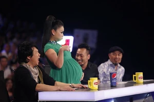 Vietnam Idol: Thu Minh sắp “lâm bồn”, Hồng Nhung ngồi ghế nóng