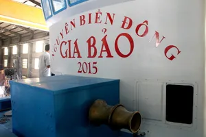  Hạ thủy tàu cá có tên lạ Nguyên Biển Đông Gia Bảo 