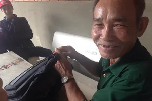 Thí sinh 60 tuổi 'lai kinh ứng thí'