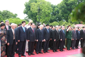 Lãnh đạo Đảng, Nhà nước tưởng niệm các Anh hùng liệt sỹ