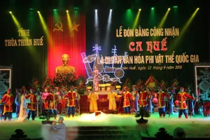 Ca Huế đón nhận bằng công nhận Di sản Văn hóa phi vật thể quốc gia