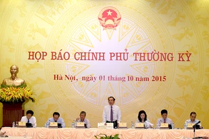 Họp báo Chính phủ: Nóng 'vụ tòa nhà 8B Lê Trực' và 'giám đốc sở 30 tuổi'