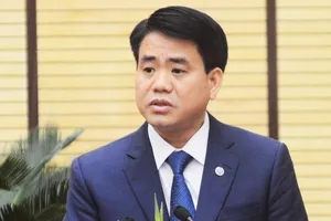 Tướng Chung đắc cử chức chủ tịch TP Hà Nội