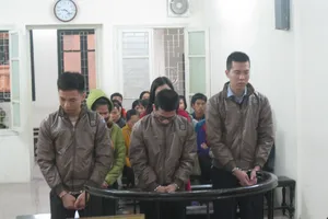 Bán giấy khám sức khỏe giả, thu tiền thật