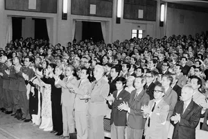 Đại hội giữa lòng khủng hoảng