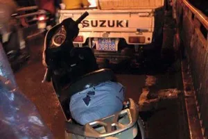 Va chạm xe trên cầu, nam thanh niên văng xuống sông mất tích