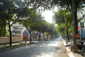 Phố Sài Gòn vắng...