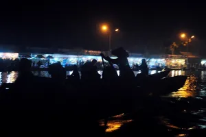 Theo ánh sao trời ... trẩy hội Chùa Hương 