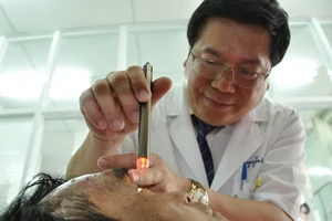 Audio: Ông Huỳnh Văn Nén bị té xe xuất huyết não, gãy xương đòn trái