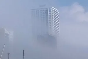  Sương mù bao phủ trời Nha Trang lạ hay bình thường?