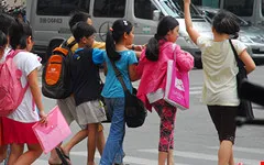 Dạy thêm hay không dạy thêm? 