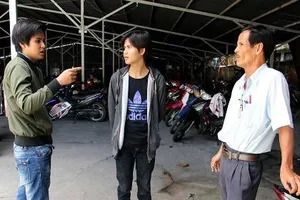 Ba cha con cùng ứng thí: Cha tâm tư làm bài thi không như mong muốn 