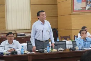 Giáo viên có thể bị buộc thôi việc nếu dạy thêm HS chính khóa của mình