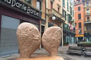 Khi tình người lên tiếng chốn công đường 