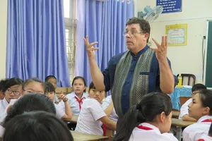 Toàn cảnh việc dạy 6 ngoại ngữ tại TP.HCM