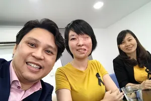 Nữ sinh bị tạt acid phẫu thuật thành công tại Thái Lan 