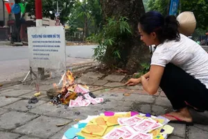 Rằm tháng 7: Lưu ý về cúng lễ Vu lan và cúng chúng sinh