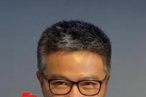 GS Ngô Bảo Châu viết về trường cũ 100 năm tuổi 