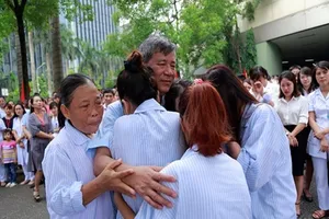 Vì sao bệnh nhân khóc khi chia tay BS Nguyễn Anh Trí?