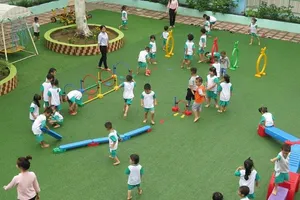 HS lớp tiên tiến phải đóng thêm gần 1,5 triệu/tháng