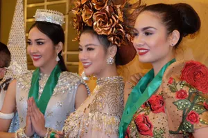Đại diện Việt Nam thắng phần thi trang phục dân tộc Miss Earth