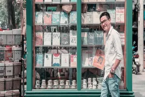 Nguyễn Phong Việt: Tết ở ... khoảnh sân trước nhà 