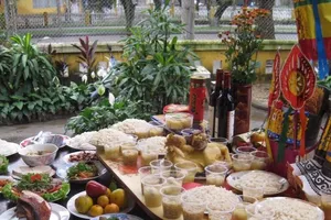 Mâm cúng đất giống người xứ Quảng 