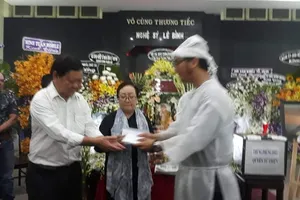 Gia đình nghệ sĩ Lê Bình chia sẻ mong muốn thực hiện di nguyện của ông