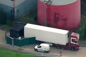 Vụ 39 người chết trong container xảy ra tại Anh khiến nhiều người xót xa. Ảnh: Internet