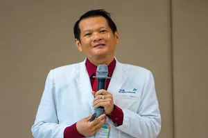 TS-BS Trương Quang Định: 'Trúc Nhi - Diệu Nhi vẫn còn thở máy'