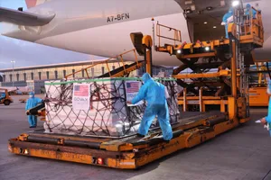 2 triệu liều Moderna về Việt Nam, Bộ Y tế chuyển gấp vào TP.HCM 1 triệu liều 