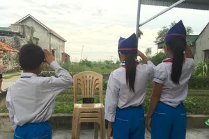 Chùm ảnh: Một khai giảng rất khác ...