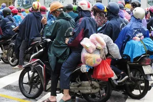 Làm sao quay lại TP.HCM kiếm việc? 