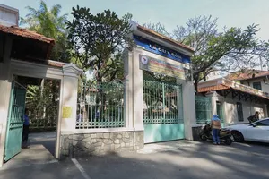 Phụ huynh, học sinh ‘nháo nhào’ vì thông báo kiểm tra học kỳ 1 lại