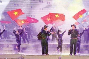 Xúc động nghệ sĩ trình diễn dưới mưa tại chương trình nghệ thuật chào mừng 30-4 của TP. HCM