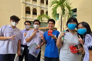 Phổ điểm thi tốt nghiệp THPT: Môn Lịch sử khá hơn, môn sinh, tiếng Anh vẫn thấp