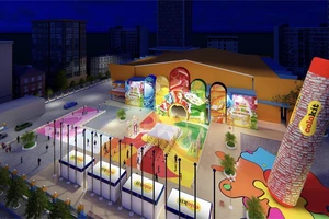 Chiêm ngưỡng cây bút sáp khổng lồ tại "Ngày hội sắc màu - Mega Color Event" 