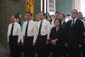 Lãnh đạo Đảng và Nhà nước viếng GS.TS Trần Hồng Quân 