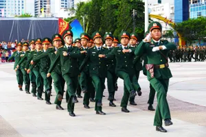 Nghiêm trang Lễ thượng cờ ở thành phố Nha Trang