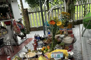 Làm xong mâm cúng tất niên là xem như xong được một nữa phần lo Tết